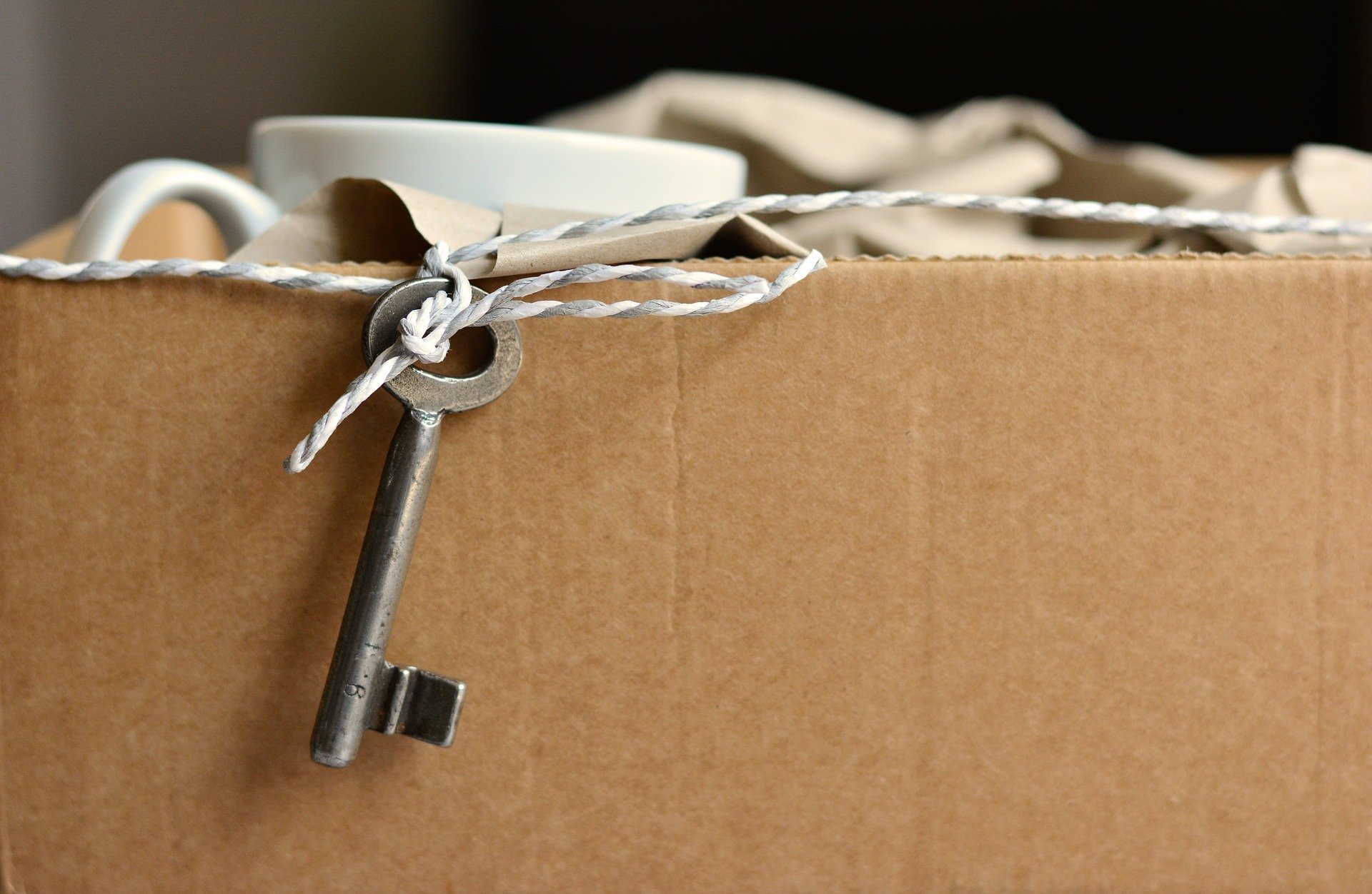 a move manager can help re-arrange items to create a clean organized space