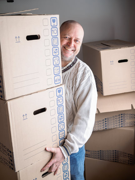 packing and unpacking for boomers with a Sr. move manager