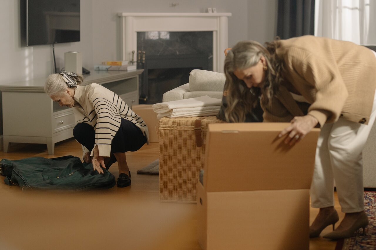 de-cluttering sounds easy until one gets overwhelmed with all that must be accomplished, but help is there if you are using a professional organizer like A Clear Path