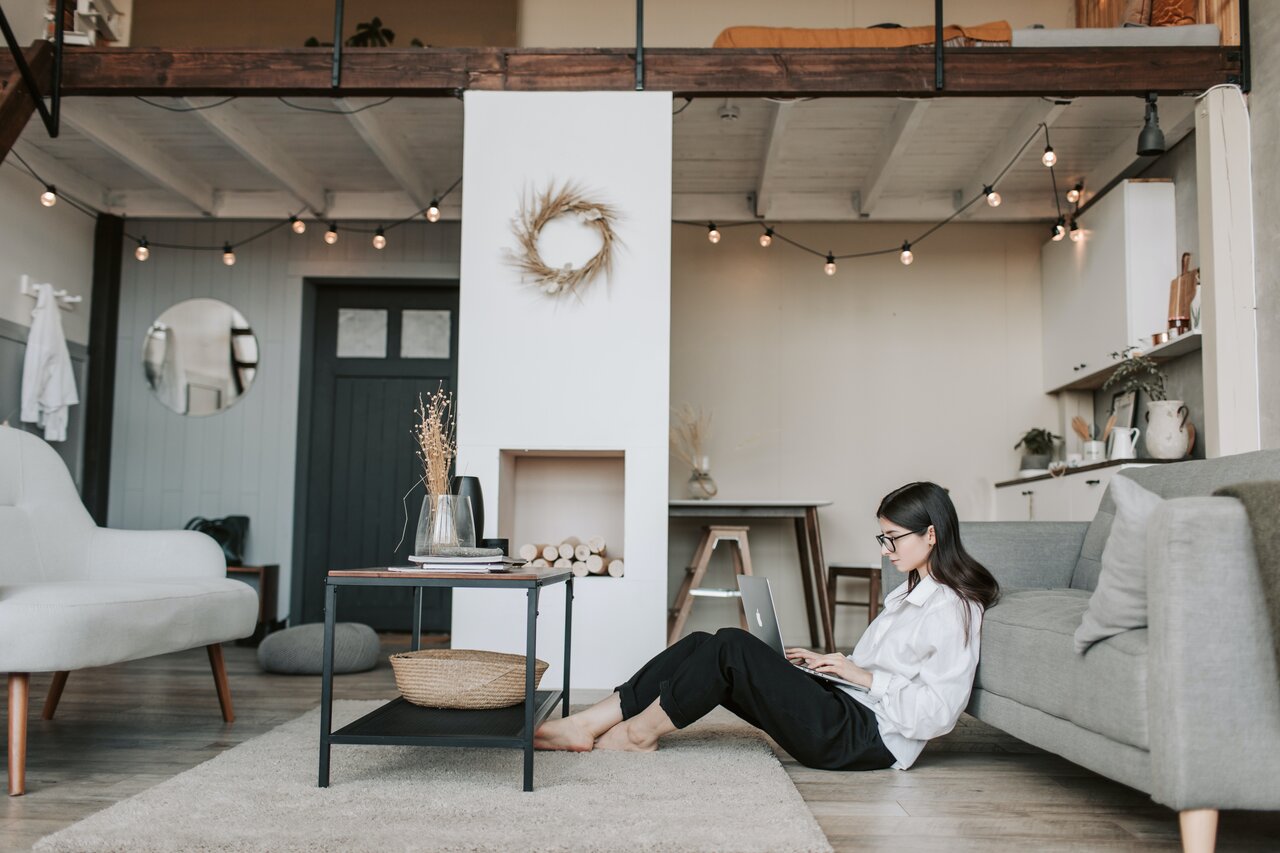 clean-up and decluttering is best accomplished with help from an expert organizer like Regina F Lark